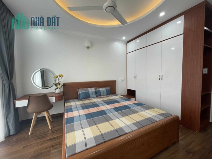 Cho thuê căn hộ khép kin Tầng 2, 3, 50m2, 8.5tr, thang máy, ô tô đỗ cửa, Xuân La.