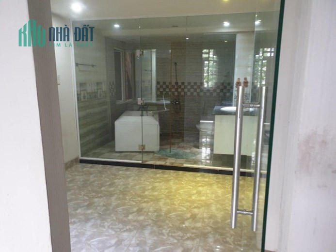 Bán nhà mặt tiền kinh doanh. Hẻm xe tải 8m. Hẻm đẹp nhất Huỳnh Tấn Phát -thị trấn Nhà Bè