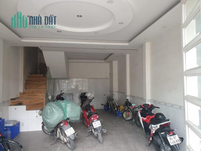 Bán nhà mặt tiền kinh doanh. Hẻm xe tải 8m. Hẻm đẹp nhất Huỳnh Tấn Phát -thị trấn Nhà Bè