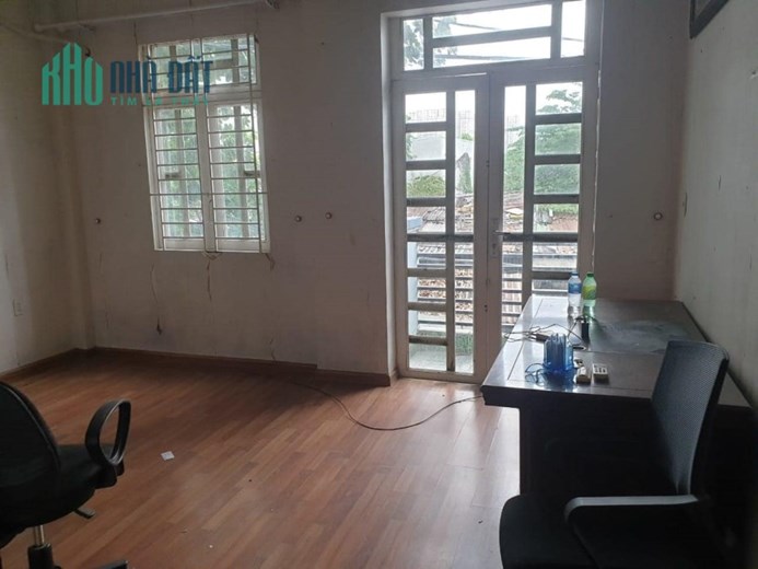 Bán nhà mặt tiền kinh doanh. Hẻm xe tải 8m. Hẻm đẹp nhất Huỳnh Tấn Phát -thị trấn Nhà Bè