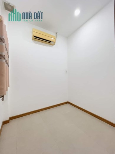 Nhà bán Bến Vân Đồn  Phường 2  Quận 4 2 tầng  58m2  2PN  2WC  sân rộng Chỉ: 2.2 tỷ