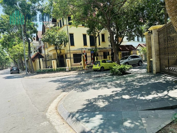 BIỆT THỰ SIÊU ĐẲNG PHỐ CẦU GIẤY VIEW CHUNG CƯ NHÀ GIÀU 310M2, MT 15M.
