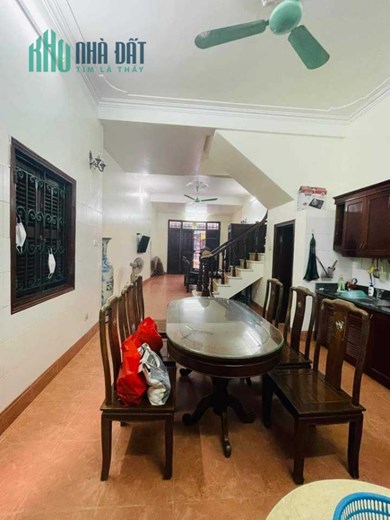 Bán Nhà Mặt Phố Đê La Thành Nhỏ 60m2 x 4 tầng, mặt Phố kinh doanh sầm uất , giá cho các nhà đầu tư