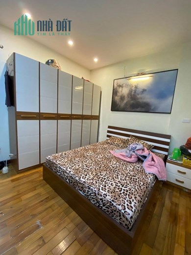 PHỐ VÍP - HÀO NAM - NHÀ ĐẸP - NGÕ THÔNG KINH DOANH - DT 41M , MT4,1M - GIÁ NHỈNH 5 TỶ