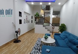 .Nhà Nguyễn Tri Phương, 40m ra Mặt tiền, kiệt 3m, 2 tầng đẹp, 2.x tỷ