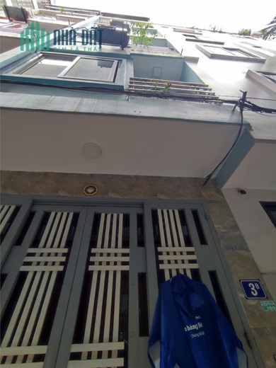 Bán nhà Dịch Vọng Hậu: 31mx 5 tầng, 3P. Ngủ, tặng nội thất xinh : 3,31 tỷ