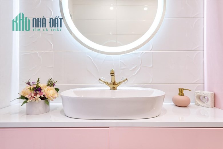 Bán nhà Dịch Vọng Hậu: 31mx 5 tầng, 3P. Ngủ, tặng nội thất xinh : 3,31 tỷ