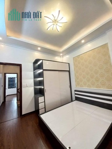 Bán nhà phố Quan Nhân 32m 5T nhà đẹp gần ô tô