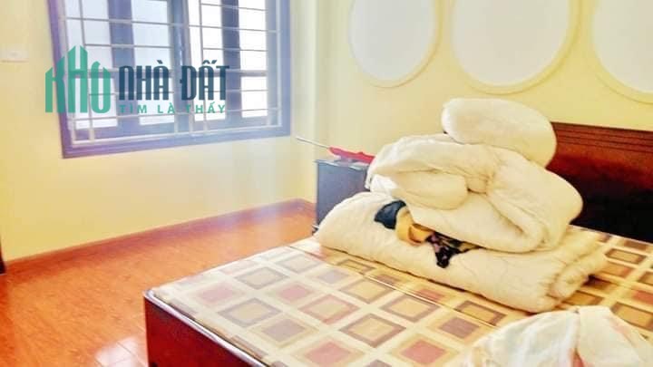 Bán gấp nhà đẹp mặt ngõ Hoàng Hoa Thám, Ba Đình. Oto đậu cửa, 35m2, 4 tầng