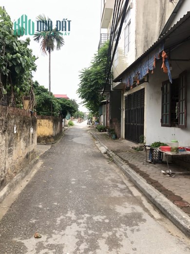 Bán đất Đông Dư, gần Ô tô, 38 m2, mặt tiền 3,8 m, giá chỉ hơn 1 tỷ.