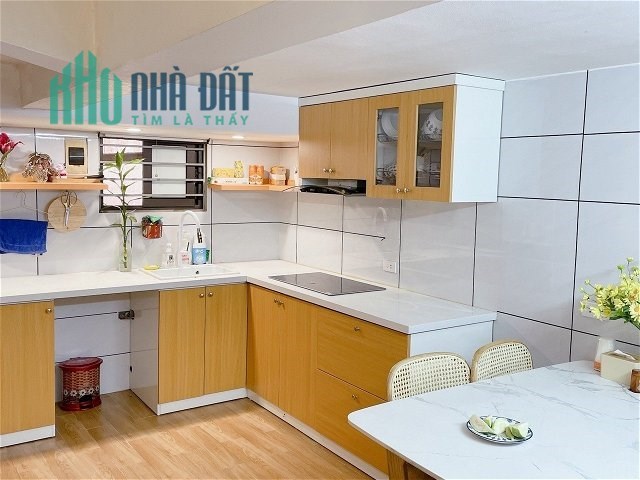 CẦN BÁN GẤP NHÀ TRẦN PHÚ- HÀ ĐÔNG, Ô TÔ ĐỖ CỬA 40M2,MT 5M,NHÀ 4 TẦNG ,NHỈNH 5 TỶ