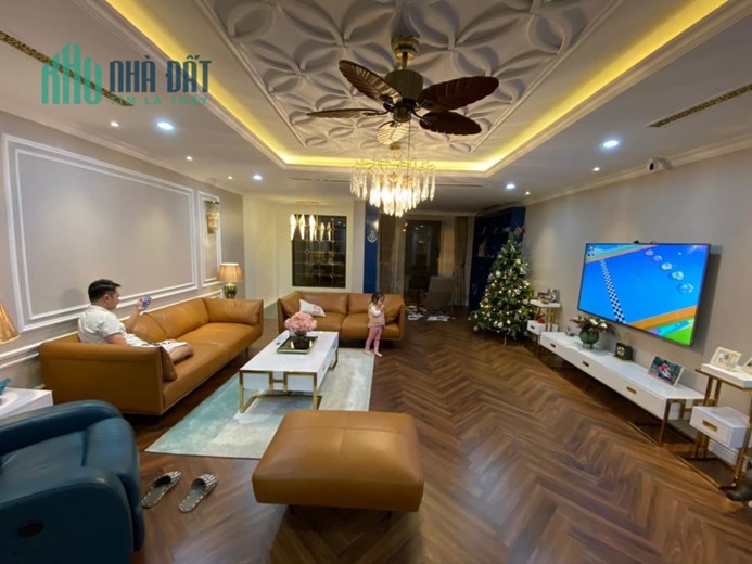 Bán nhà mặt hồ Tai Trâu, hàng xóm Mipec Long Biên, DT130m x5Tx7.5m, Giá 16 tỷ