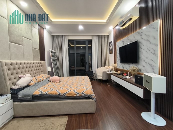 Bán nhà Nguyễn Văn Cừ, 69m x 4 tầng, MT 4m, ô tô tránh, kinh doanh, 12 tỷ 7