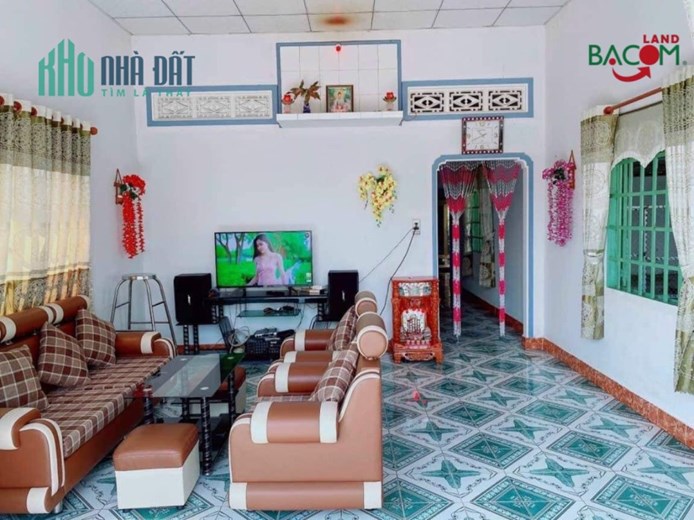 Bán nhà 233m2 Bình Hòa lô góc 2 Mặt Tiền, SHR thổ cư đường ô tô, giá phải chăng