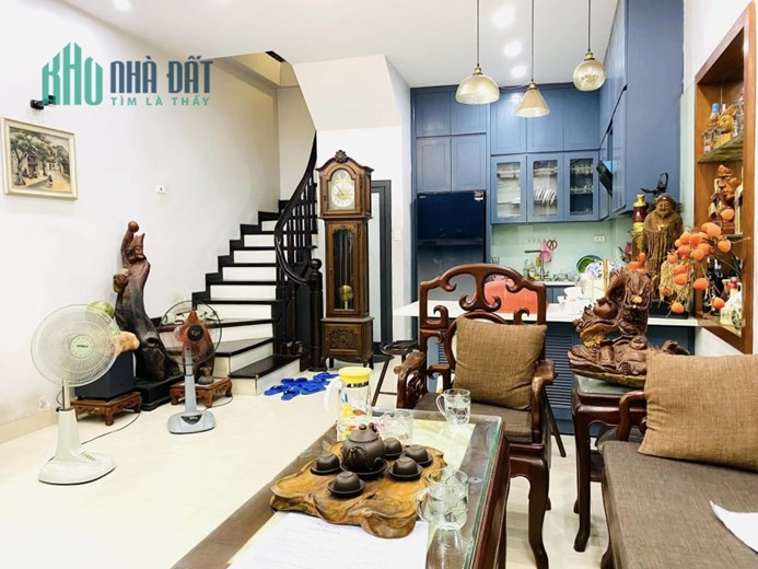 BÁN NHÀ PHỐ TRẦN KHÁT CHÂN 51M - 5 TẦNG DÂN XÂY NỘI THẤT GỖ XỊN NGÕ NÔNG NHỈNH 6 TỶ