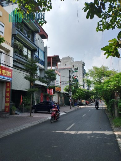 Kinh doanh đỉnh, 3,5 tầng, 88m, mặt tiền 7m, mặt phố Hoè Thị, vỉa hè rộng, 3 mặt thoáng, đang cho