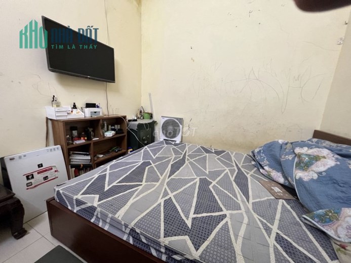 Chính chủ cần bán nhà mặt tiền 3,6m2, 2 Phòng ngủ, có sân phơi. tại ngõ 230 Định Công Thượng