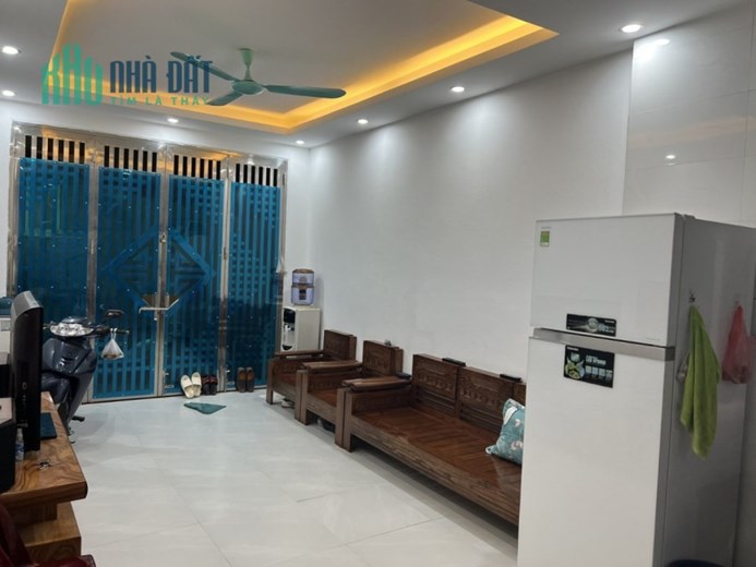 PHẠM VĂN ĐỒNG - NHÀ DÂN XÂY 1 NĂM ĐANG Ở - Ô TÔ 5 CHỖ ĐỖ CỬA - 40M2 X 4 TẦNG - NHỈNH 6 TỶ