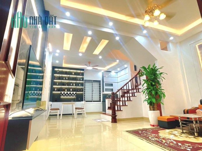 💥Lô góc Nhà đẹp Xuân Thủy, Cầu Giấy 48m 4T, ngõ rộng, rất gần phố, chỉ hơn 6 tỷ💥