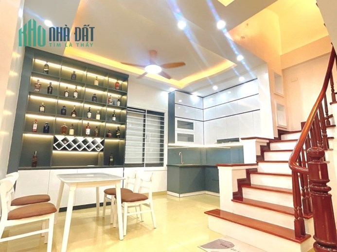 💥Lô góc Nhà đẹp Xuân Thủy, Cầu Giấy 48m 4T, ngõ rộng, rất gần phố, chỉ hơn 6 tỷ💥