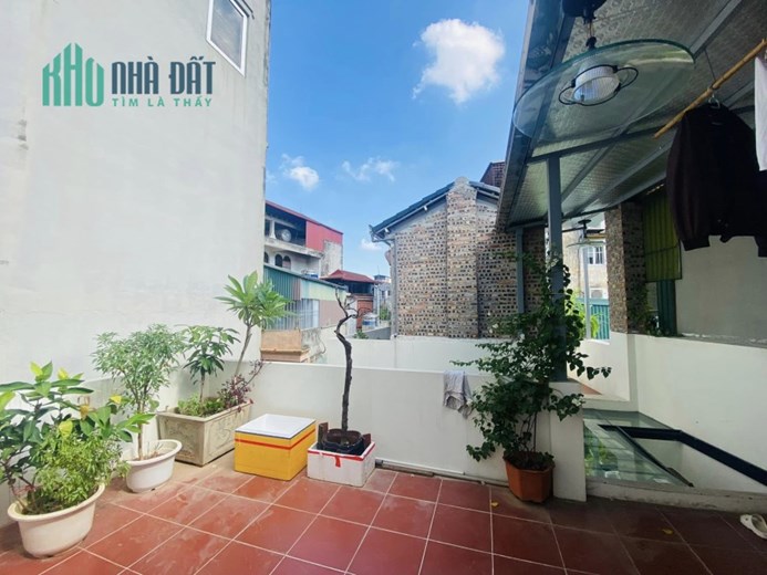 Phố Yên Thế  55m². 5 tầng, MT 11m, giá 12,5 tỷ Ba Đình. O94lO7l689