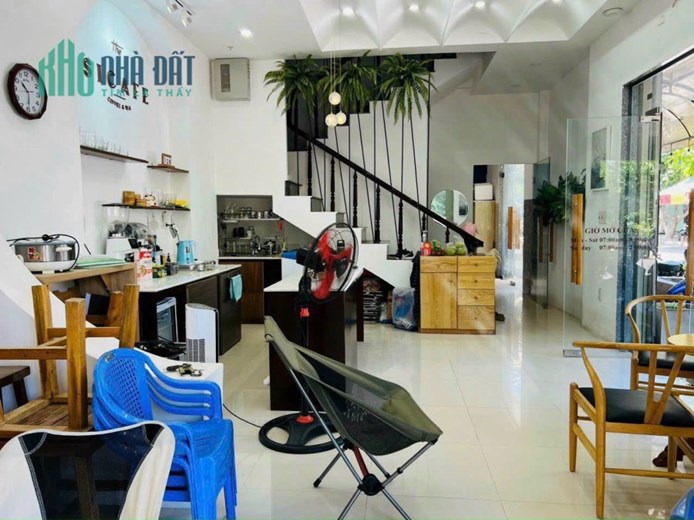 Bán rẻ nhà 3 tầng góc 2 mặt tiền kinh doanh tốt tại VCN Phước Hải