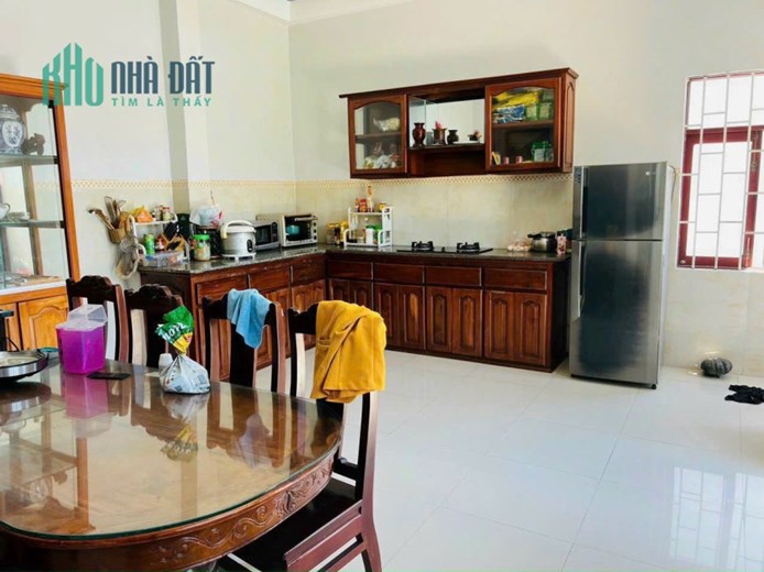 Bán rẻ nhà 3 tầng góc 2 mặt tiền kinh doanh tốt tại VCN Phước Hải