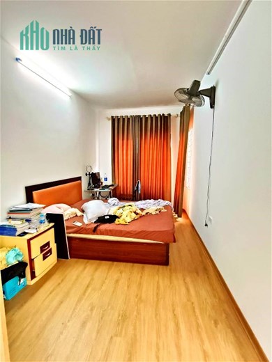 Bán gấp Lô Góc Nguyễn Văn Cừ 55m2, 5tầng, mt_6m, hơn 12 tỷ Long Biên Hà Nội