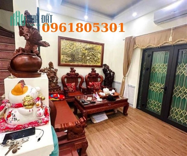 Bán gấp Thượng Thanh 55m2, 3 tầng, mt_8m, hơn 4 tỷ Long Biên Hà Nội