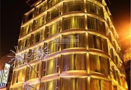 Bán khách sạn Nguyễn Trường Tộ trung tâm Ba Đình doanh thu 600tr/th. Nội thất 5 sao, giá 98 tỷ