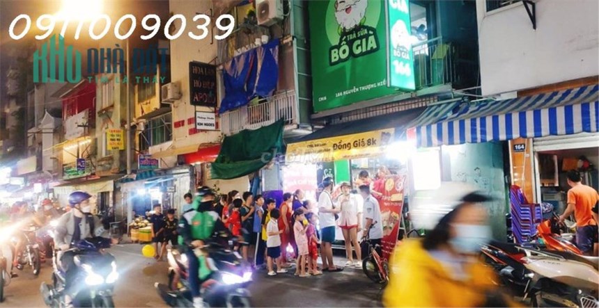 Sang quán Trà sữa Bố Già, Phố Ẩm Thực Nguyễn Thượng Hiền Phường 4, Quận 3, Tp Hồ Chí Minh