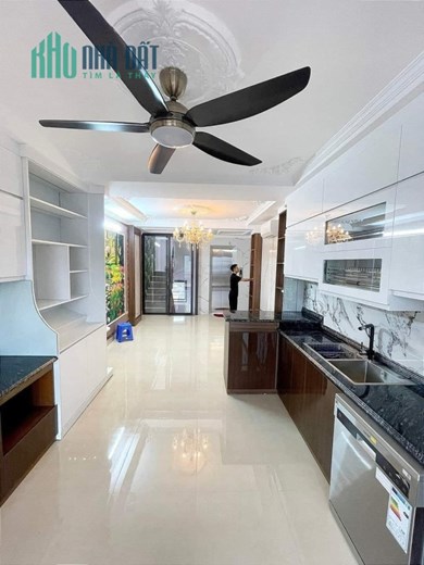 Bán nhà Yên Lạc- chỉ 14,5 tỉ-sdtt 52m2x7 tầng- biệt thự thu nhỏ- gara ô tô siêu rộng- nhà đẹp ở