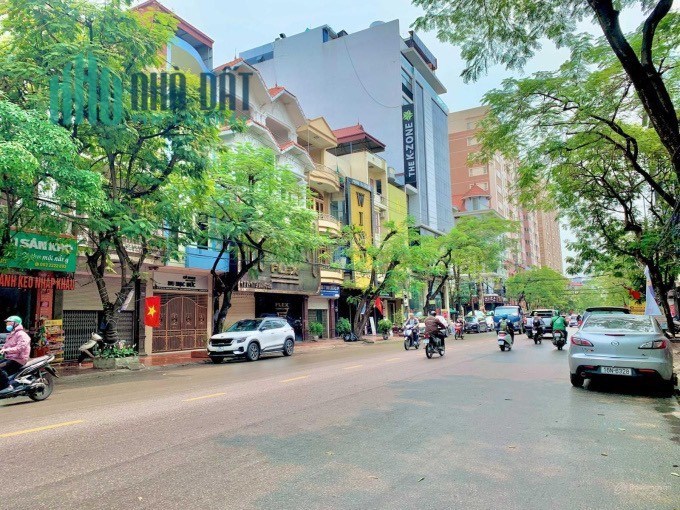 Chuyển nhượng nhanh căn nhà 4 tầng mặt đường Văn Cao - Hải Phòng