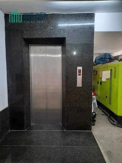 CẦU GIẤY - TOÀ VP MẶT NGÕ Ô TÔ TRÁNH - 121M2 X 9 TẦNG - MẶT TIỀN RỘNG - LÔ GÓC - VỈA HÈ - DOANH THU