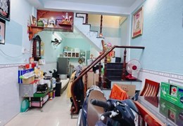 Hẻm 4,5m Hoàng Diệu diện tích sử dụng 63m2 
Cách mặt tiền 20 m cách Q1-100 m hơn 4 tỷ