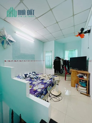 Hẻm 4,5m Hoàng Diệu diện tích sử dụng 63m2 
Cách mặt tiền 20 m cách Q1-100 m hơn 4 tỷ