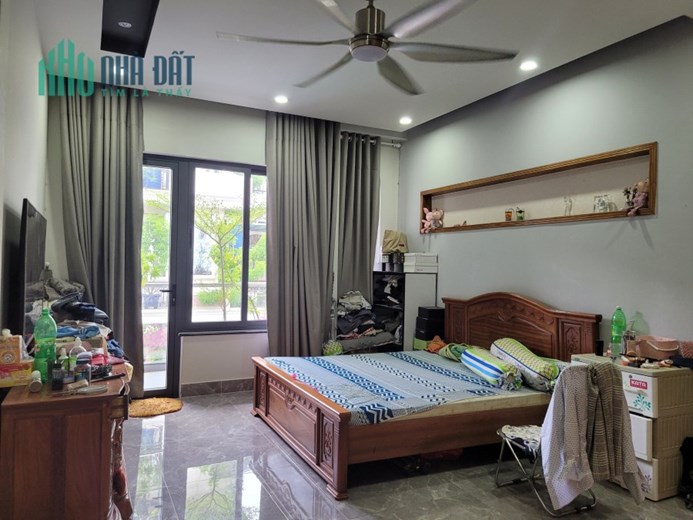 Bán nhà Đặng Văn Ngữ, Phú Nhuận, 5.2x15, 4 TẦNG, HẺM XE HƠI, 14 tỷ.