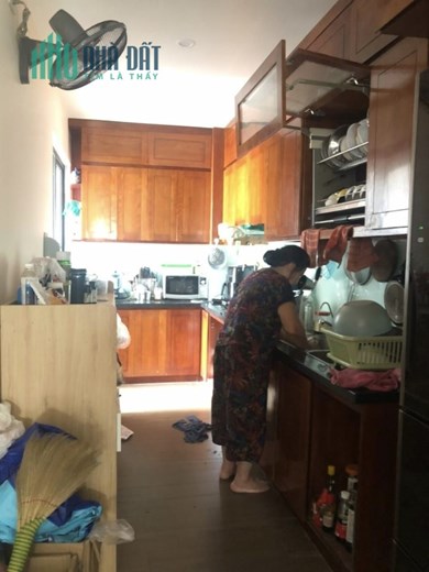 TUYỆT !! Bán chung cư Hapunico 100m 3PN view biệt thự hơn 4 ty tặng NT
LÔ GÓC bán gấp