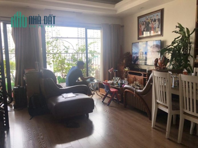 TUYỆT !! Bán chung cư Hapunico 100m 3PN view biệt thự hơn 4 ty tặng NT
LÔ GÓC bán gấp