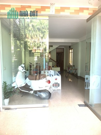 Cho thuê nhà tầng 1 làm văn phòng Địa chỉ: Số nhà 394a - đường Nguyễn Văn Cừ, Hạ Long, Quảng Ninh