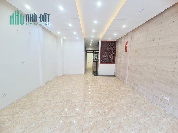Bán tòa nhà 7 tầng mặt phố Âu Cơ, Tây Hồ, doanh thu 1,5 tỷ/ năm, 132m, MT 5.8m, 38 tỷ