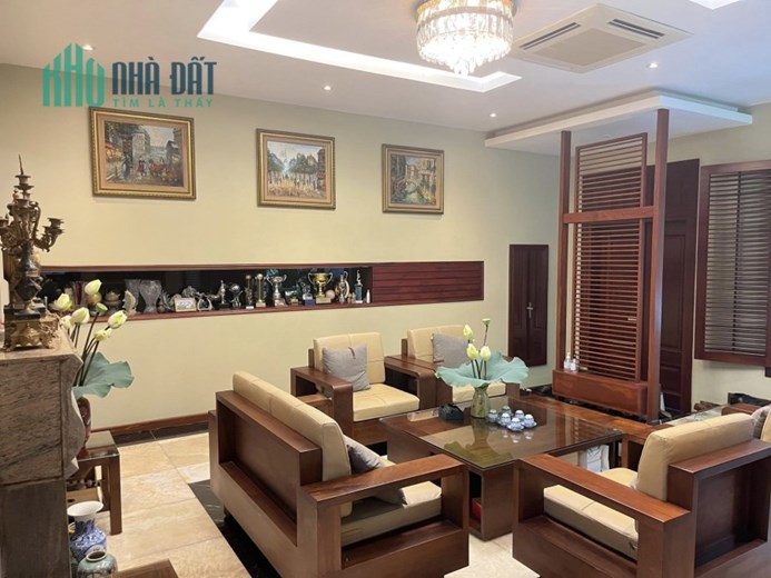 Bán nhà mặt phố Phó Đức Chính, Ba Đình, lô góc kinh doanh, 2 vỉa hè, 94m, MT 4.8m, 34 tỷ