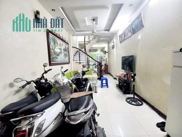 CC BÁN NHÀ TRƯƠNG ĐỊNH DT khủng 47m 5T Ô TÔ ĐỖ CỔNG chỉ hơn 3 Tỷ