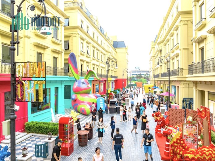 Bán căn Shophouse nhà vườn Dự án Rue De Charme - Nguyễn Xiển, DT 124m2 x 6 tầng, MT 8m giá 31 tỷ 5
