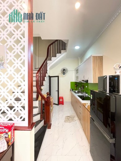 Nhà đẹp Giảng Võ ngõ ba gác thông 32m 4 tầng chỉ 3.4 tỷ