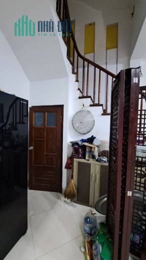 Bán nhà Chùa Láng, gần đại học Ngoại Thương, 41m2 x 5 tầng, ngõ to, nhỉnh 5 tỷ