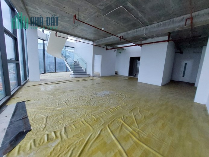 Cho thuê Tòa nhà Văn phòng, mặt phố Đông Anh, 2500m2, 8T, 280tr.