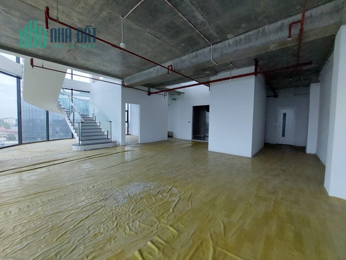Cho thuê Tòa nhà Văn phòng, mặt phố Đông Anh, 2500m2, 8T, 280tr.