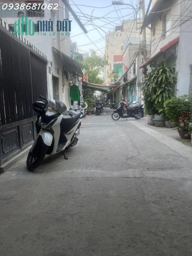 Bán nhà 2 lầu 1 sẹc ngay chợ Bùi Văn Ba, Tân Thuận Đông, Quận 7 hẻm đẹp nhà đẹp giá chỉ nhỉnh