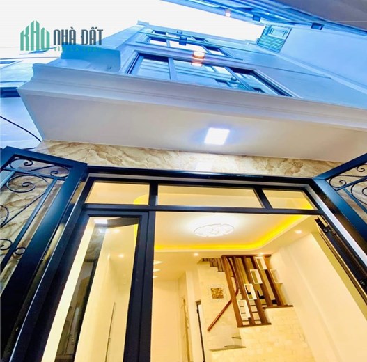 Trung tâm Hai Bà,ngõ thông tứ tung,lô góc thoáng sáng,kinh doanh nhỏ,5 tầng xây mới,thang máy nhập